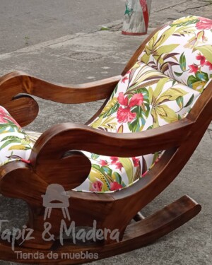 Mecedora rollo en madera